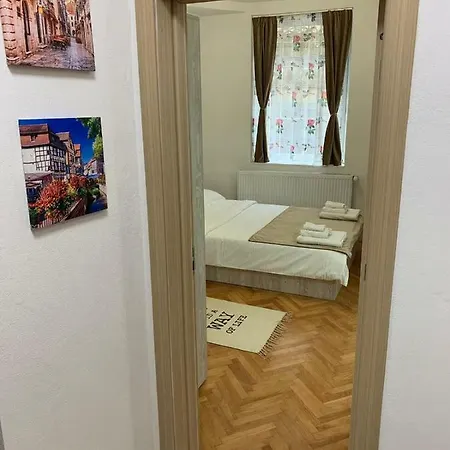 36 Διαμέρισμα Μπρασόβ